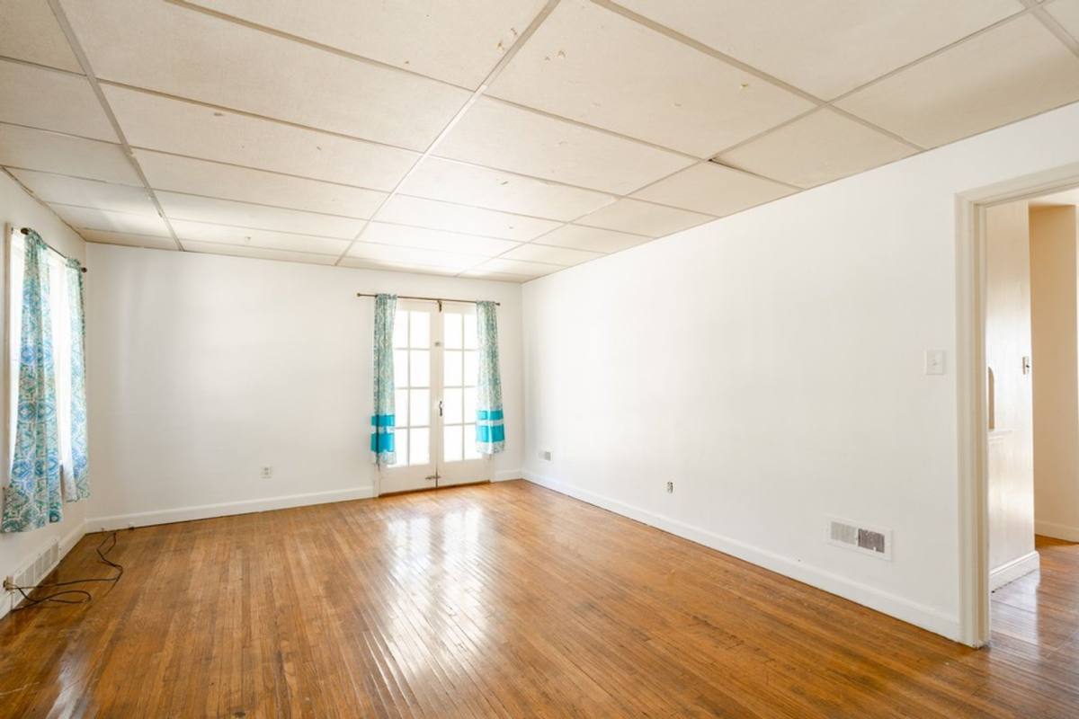 Townhouse for rent at 804 W 18th St, Cedar Falls, IA 50613
