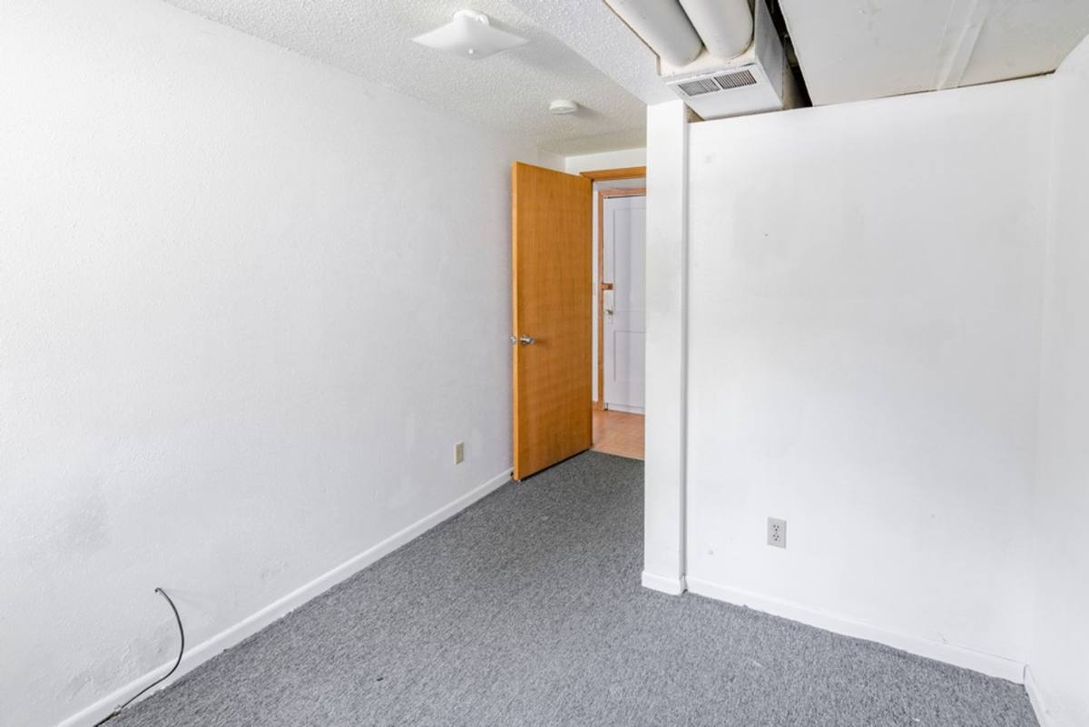 Townhouse for rent at 804 W 18th St, Cedar Falls, IA 50613