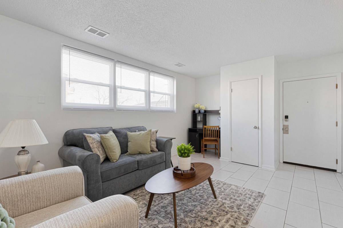 Apartment for rent at 4821 Nicholas St, Omaha, NE 68132