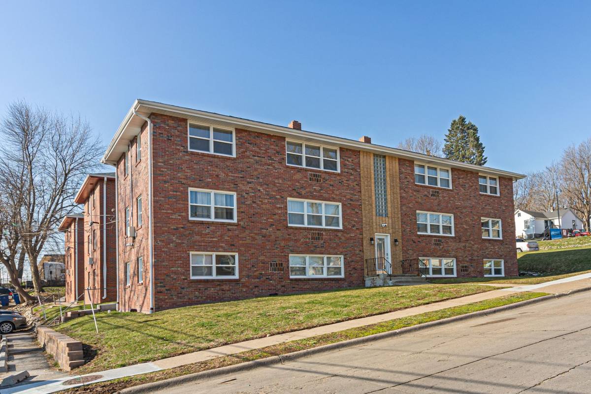 Apartment for rent at 4821 Nicholas St, Omaha, NE 68132
