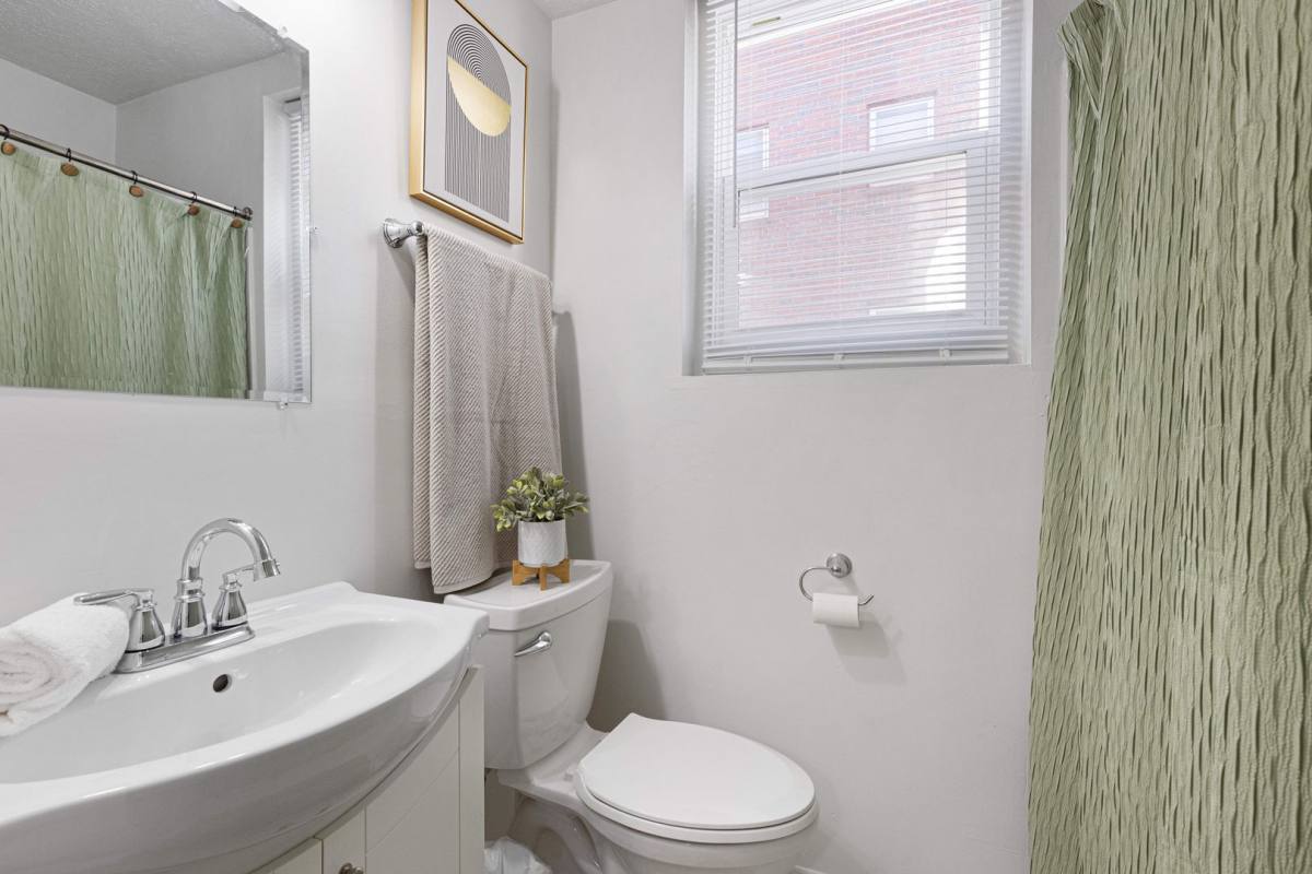 Apartment for rent at 4821 Nicholas St, Omaha, NE 68132