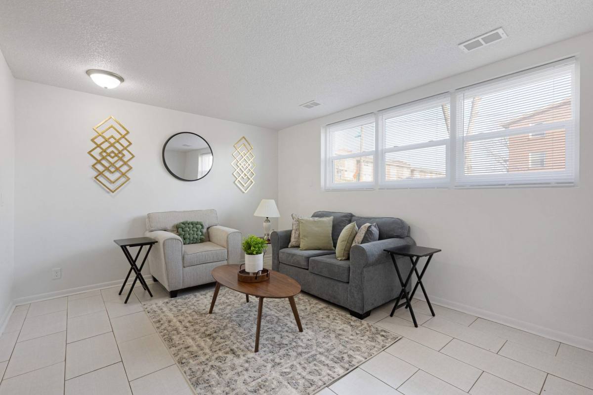Apartment for rent at 4821 Nicholas St, Omaha, NE 68132