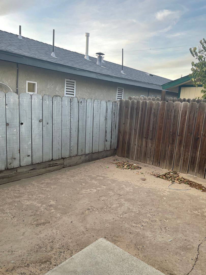Townhouse for rent at 2270 Blossom St, Dos Palos, CA 93620
