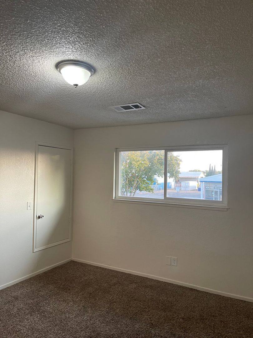 Townhouse for rent at 2270 Blossom St, Dos Palos, CA 93620