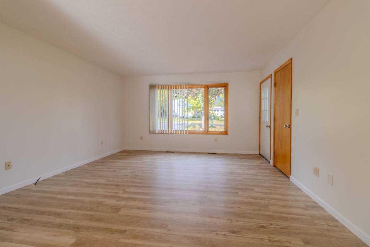 House for rent at 4227 Summerhill Rd, Traverse City, MI 49684