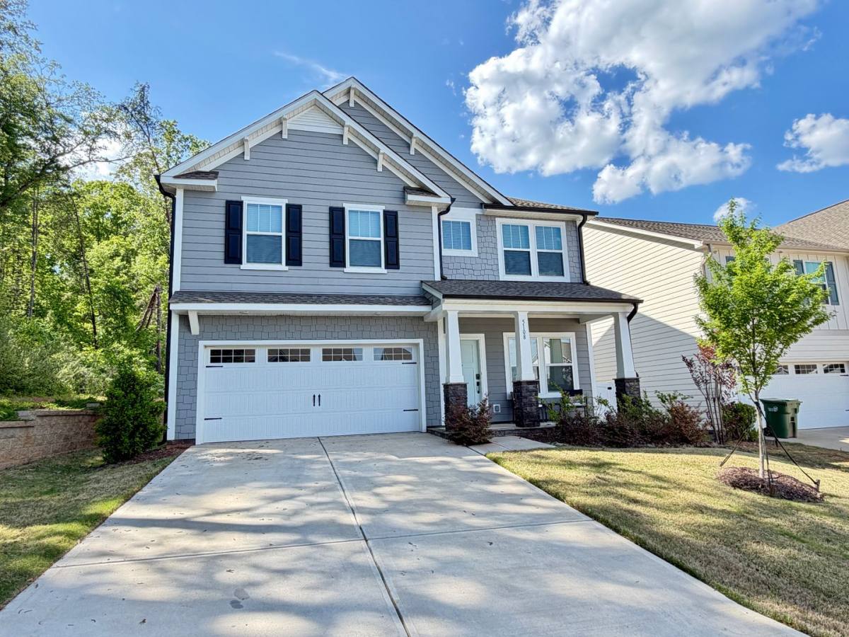 House for rent at 5108 Efird Draw Dr, Mount Holly, NC 28120