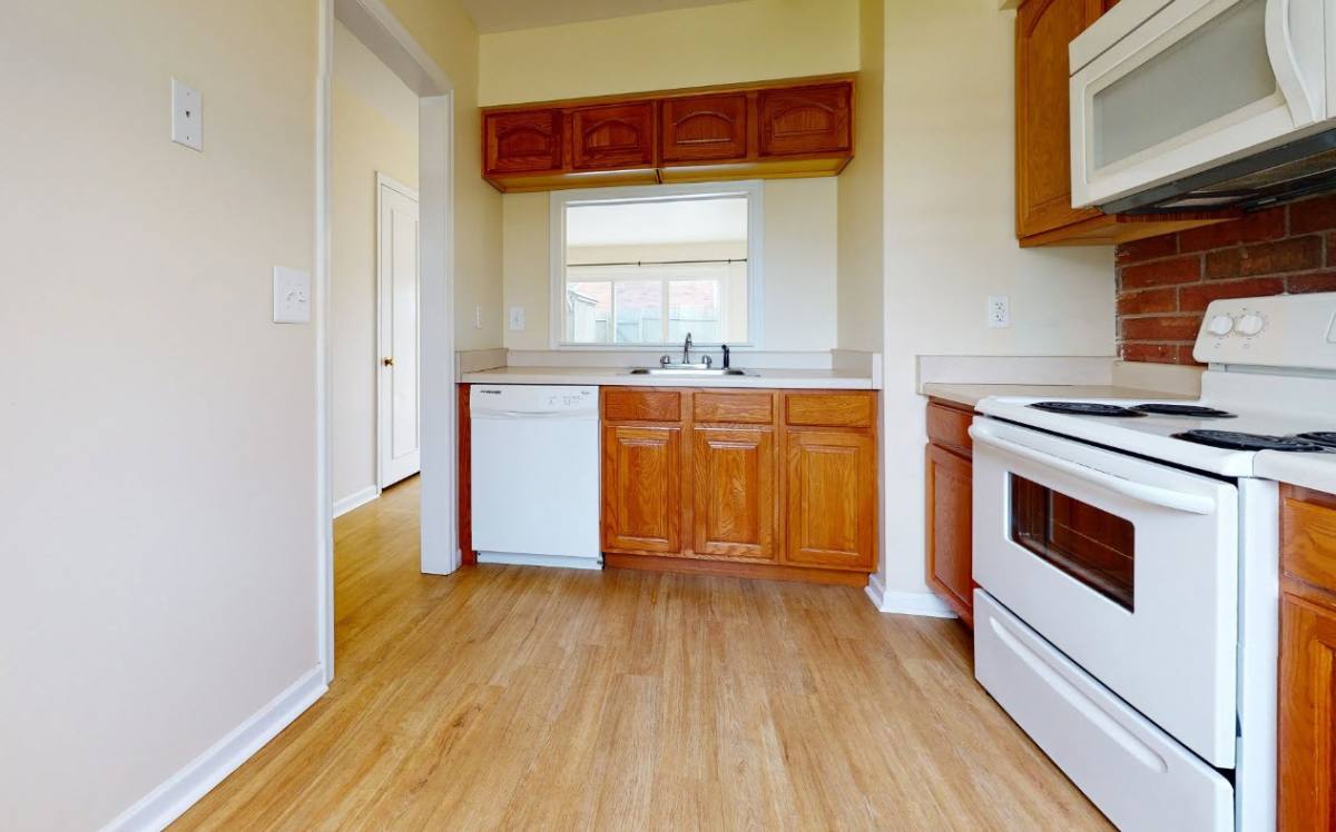 Apartment for rent at Carriage Hill Townhomes, 5765 Georgetown Dr, Erie, PA 16509