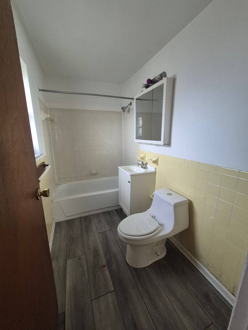 Apartment for rent at 1315 Wyoming St, Dayton, OH 45410