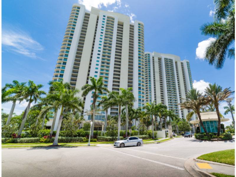 Apartment for rent at 3000 Oasis Grand Blvd #903, Fort Myers, FL 33916