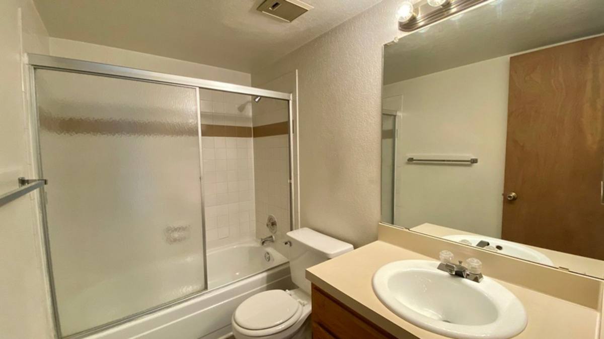 Apartment for rent at 551 W Prentice Ave, Littleton, CO 80120