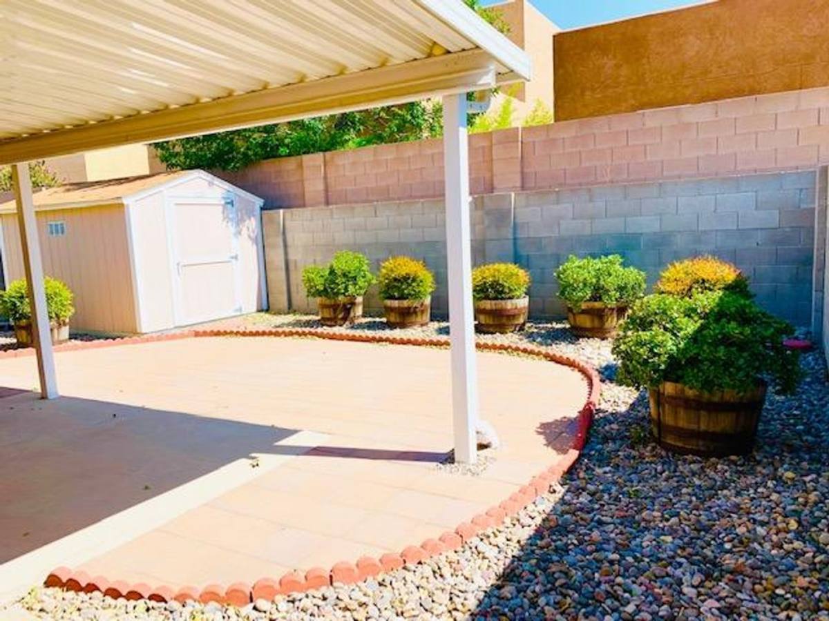 Townhouse for rent at 328 Via Vista St SE, Albuquerque, NM 87123
