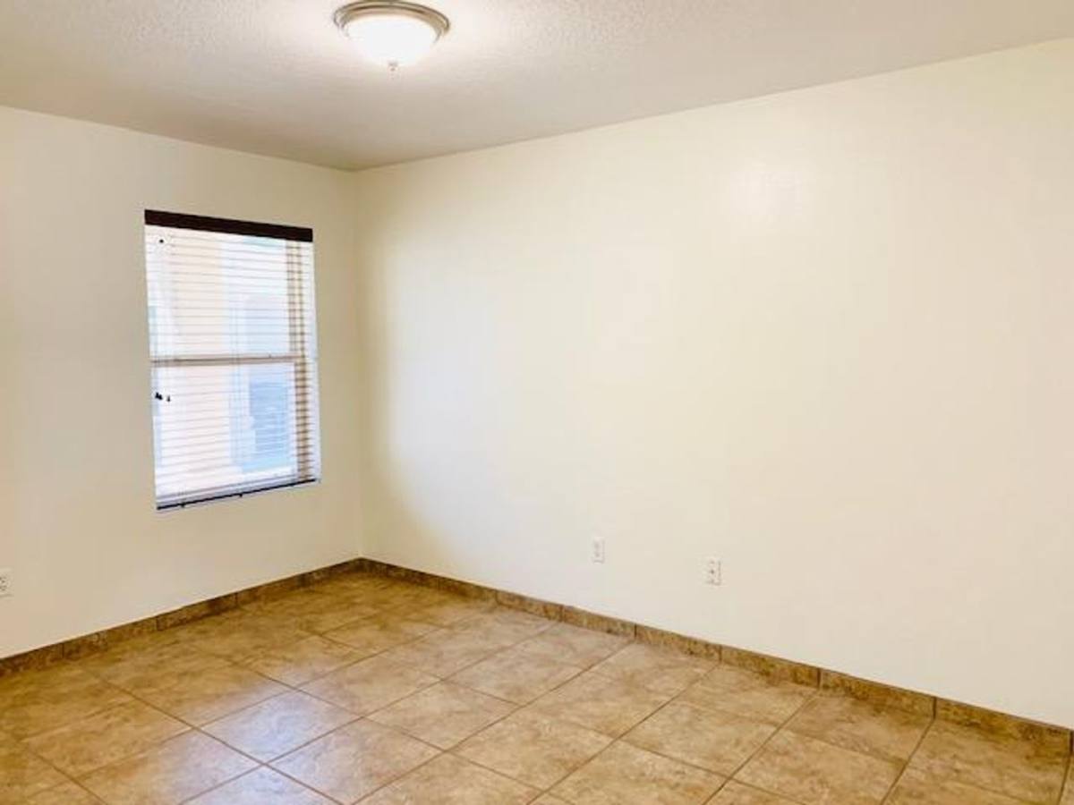 Townhouse for rent at 328 Via Vista St SE, Albuquerque, NM 87123