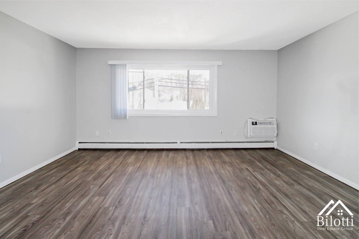 Apartment for rent at 301 Oaklawn Ave, Cranston, RI 02920