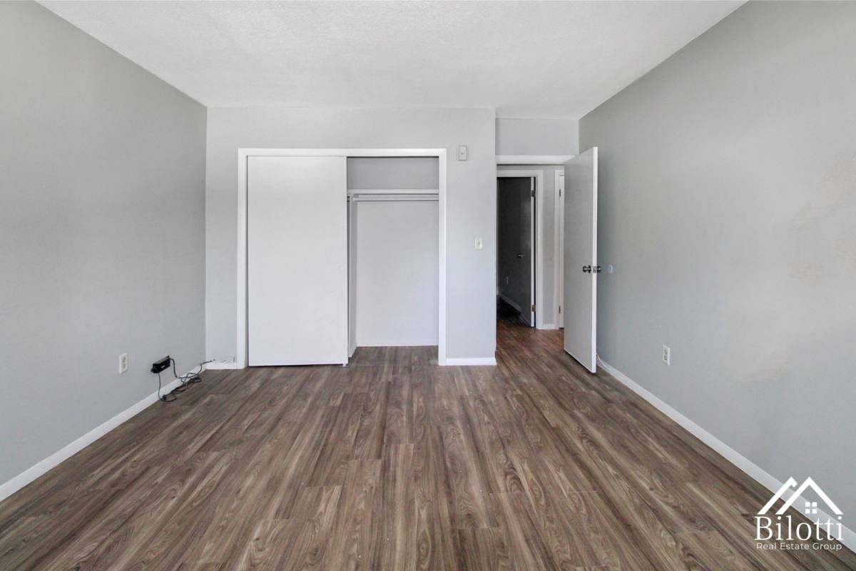Apartment for rent at 301 Oaklawn Ave, Cranston, RI 02920