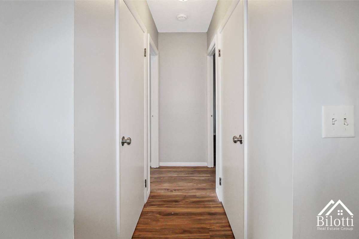 Apartment for rent at 301 Oaklawn Ave, Cranston, RI 02920