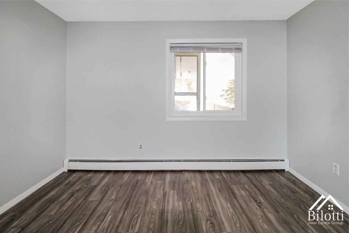 Apartment for rent at 301 Oaklawn Ave, Cranston, RI 02920