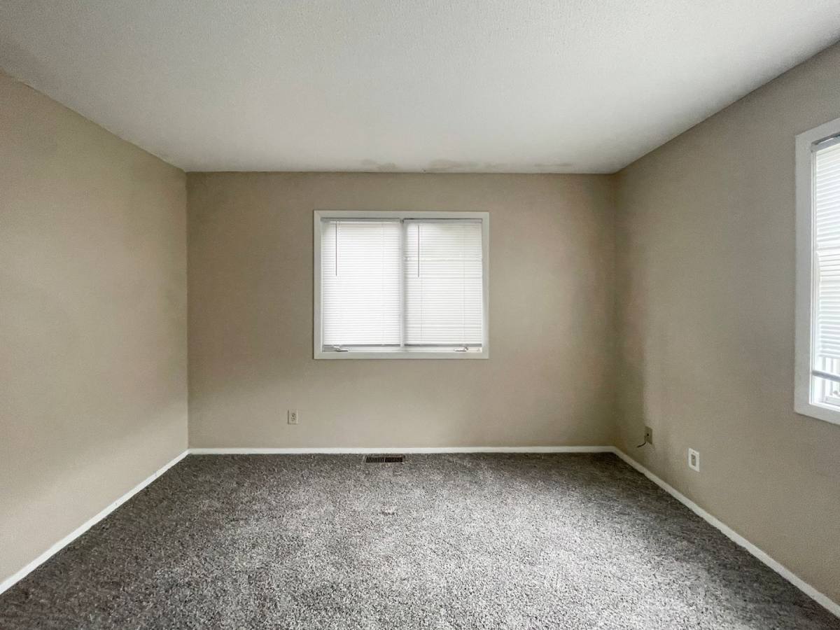 Apartment for rent at 920 N Linden St, Muncie, IN 47303