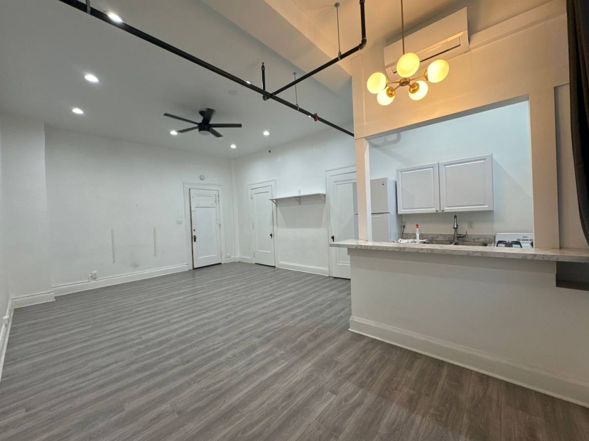 Apartment for rent at 133 S 4th St, Quincy, IL 62301