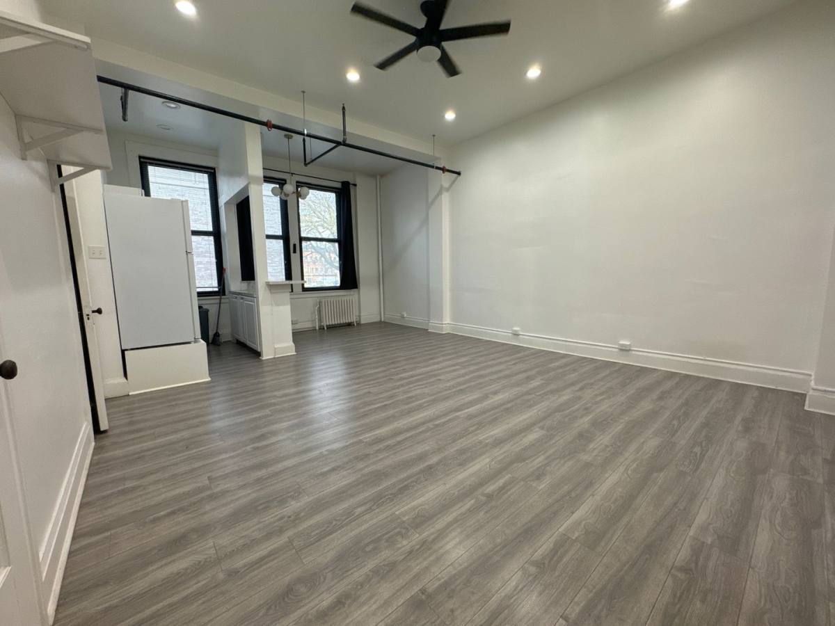 Apartment for rent at 133 S 4th St, Quincy, IL 62301