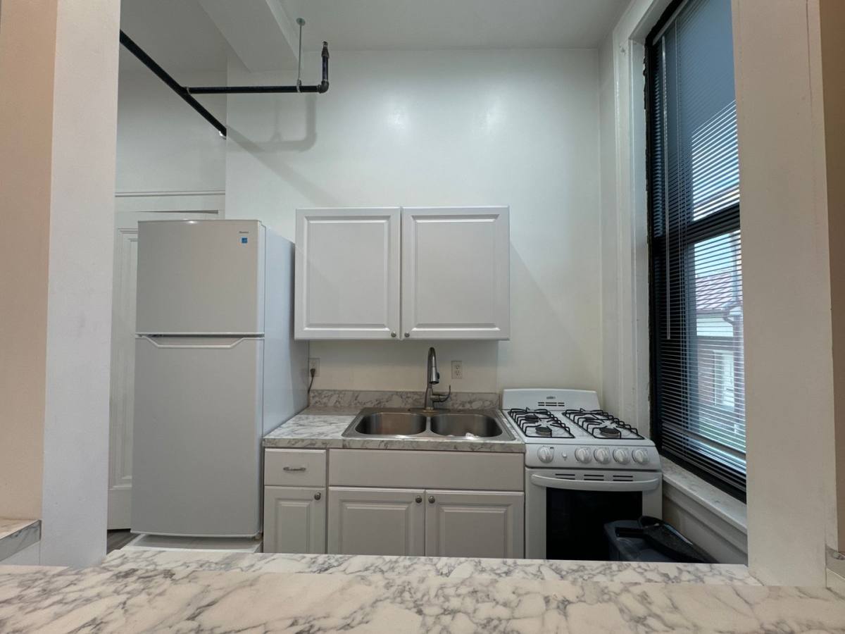 Apartment for rent at 133 S 4th St, Quincy, IL 62301