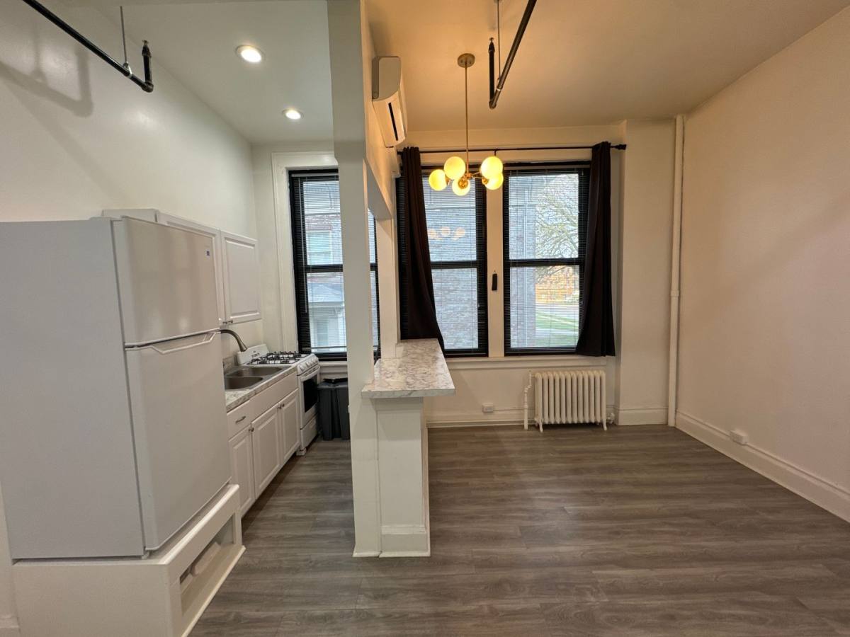 Apartment for rent at 133 S 4th St, Quincy, IL 62301