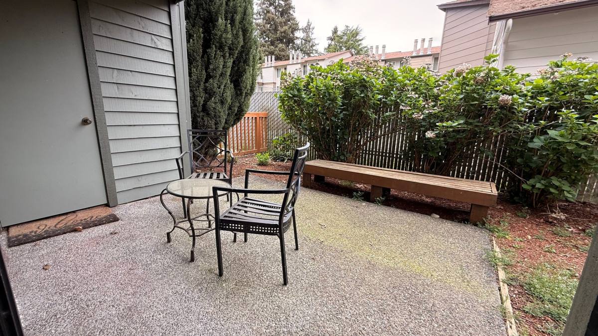 Condo for rent at 12904 126th Ct, NE, Kirkland, WA 98034