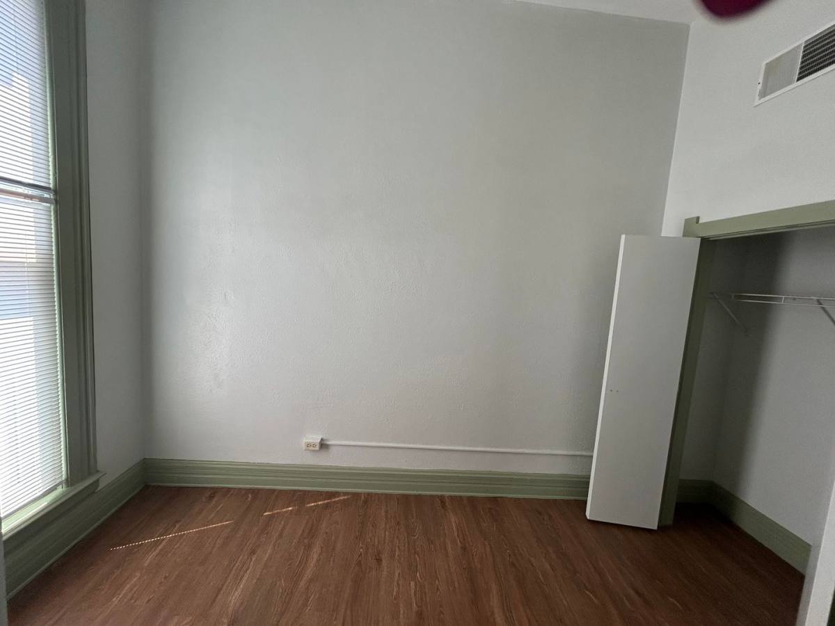Apartment for rent at 1007 N Summit St, Toledo, OH 43604