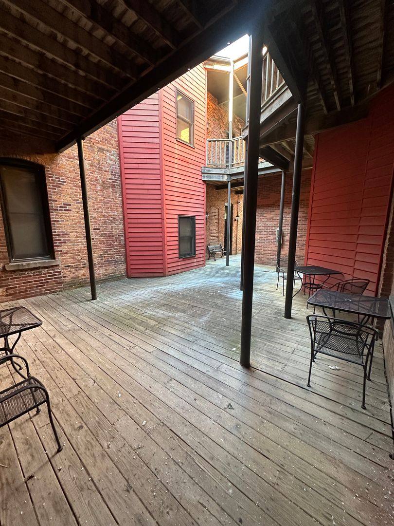 Apartment for rent at 1007 N Summit St, Toledo, OH 43604