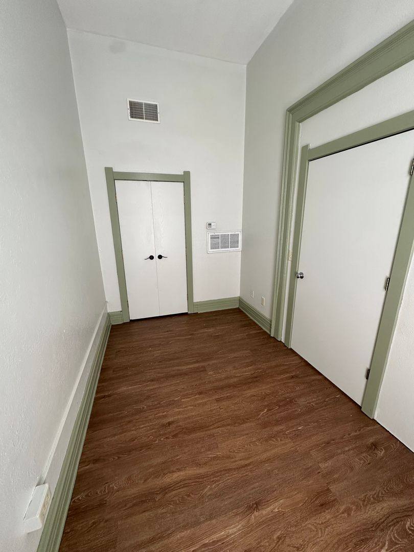 Apartment for rent at 1007 N Summit St, Toledo, OH 43604