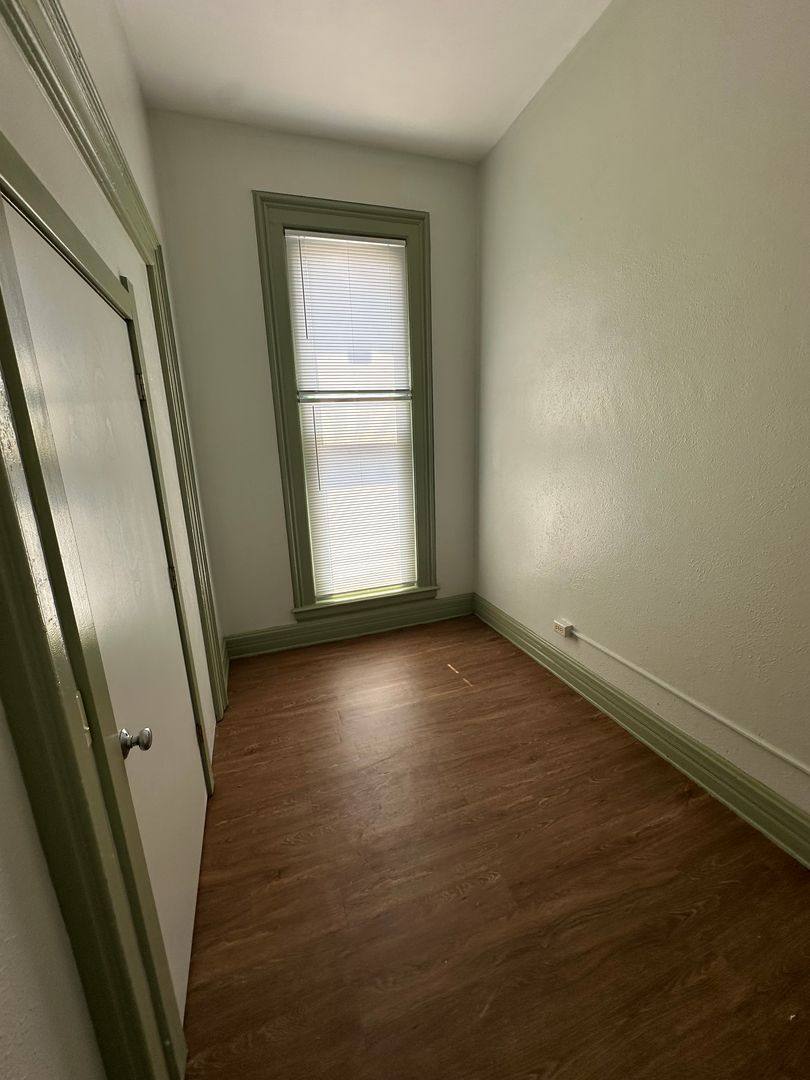Apartment for rent at 1007 N Summit St, Toledo, OH 43604