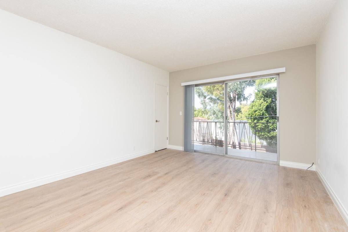 Apartment for rent at 1906 Shenandoah St, Los Angeles, CA 90034