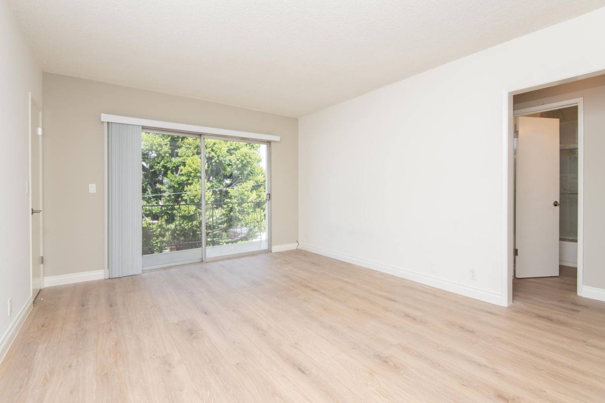 Apartment for rent at 1906 Shenandoah St, Los Angeles, CA 90034