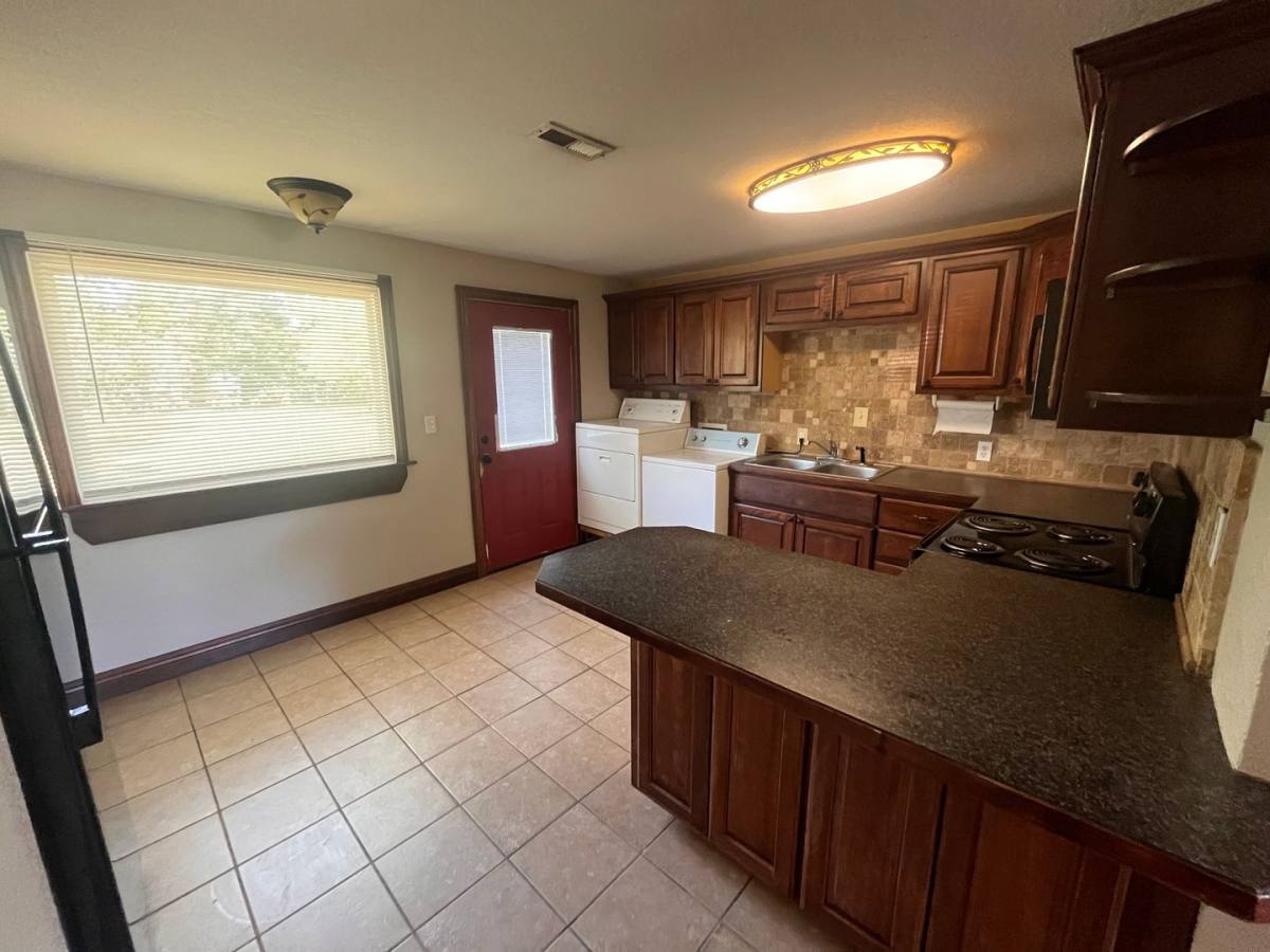 Apartment for rent at 5241 N Arkansas, Wichita, KS 67204