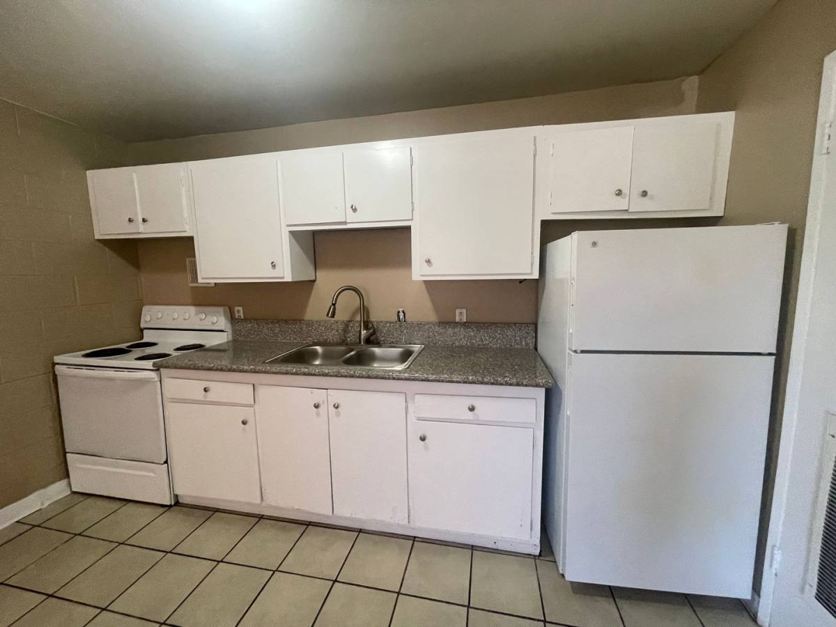 Apartment for rent at 3719 Hazelwood St, Las Vegas, NV 89119