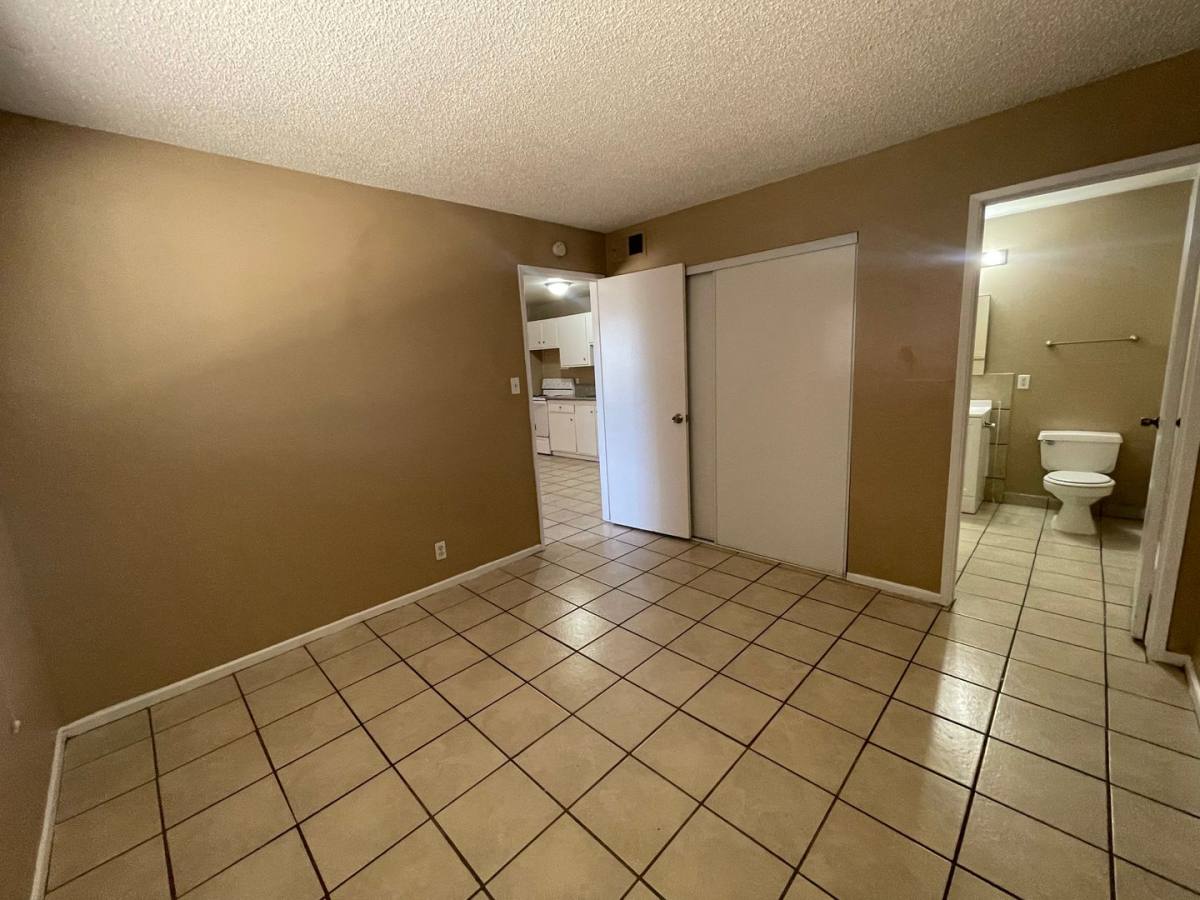 Apartment for rent at 3719 Hazelwood St, Las Vegas, NV 89119