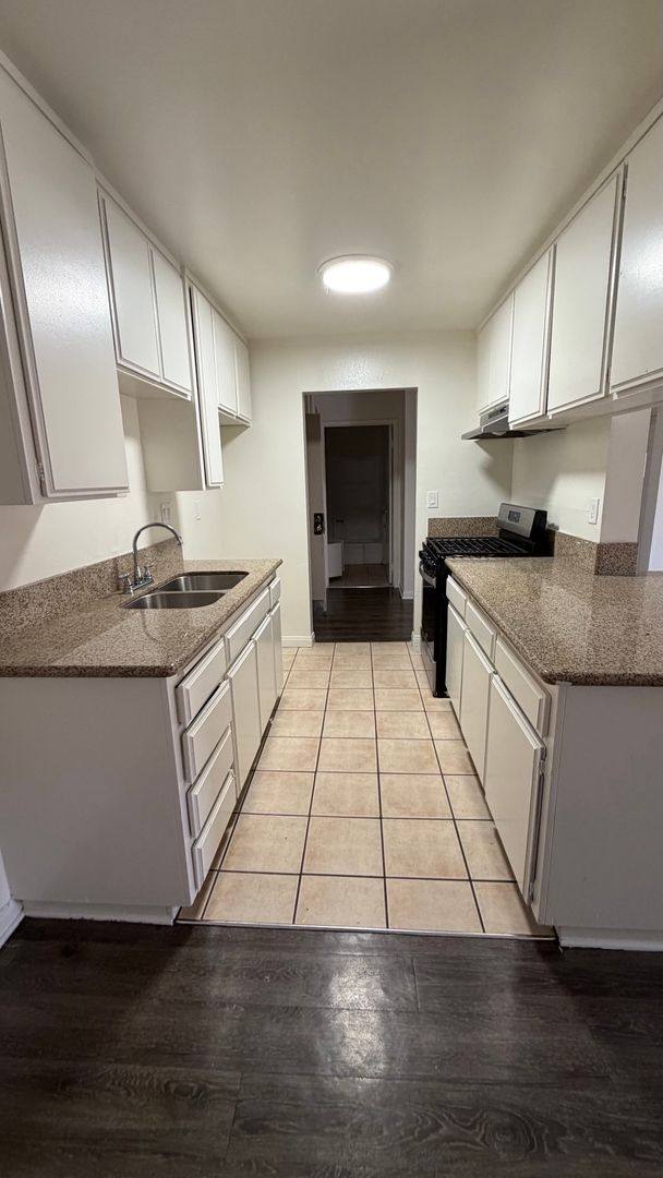 Apartment for rent at 1160 Pacific Ave, Long Beach, CA 90813
