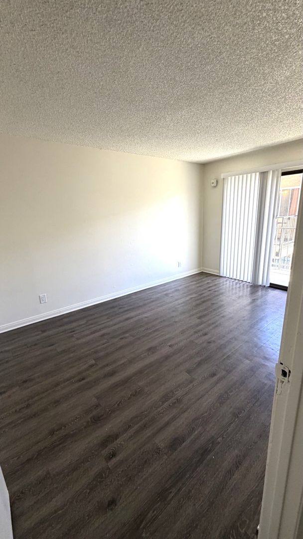 Apartment for rent at 1160 Pacific Ave, Long Beach, CA 90813