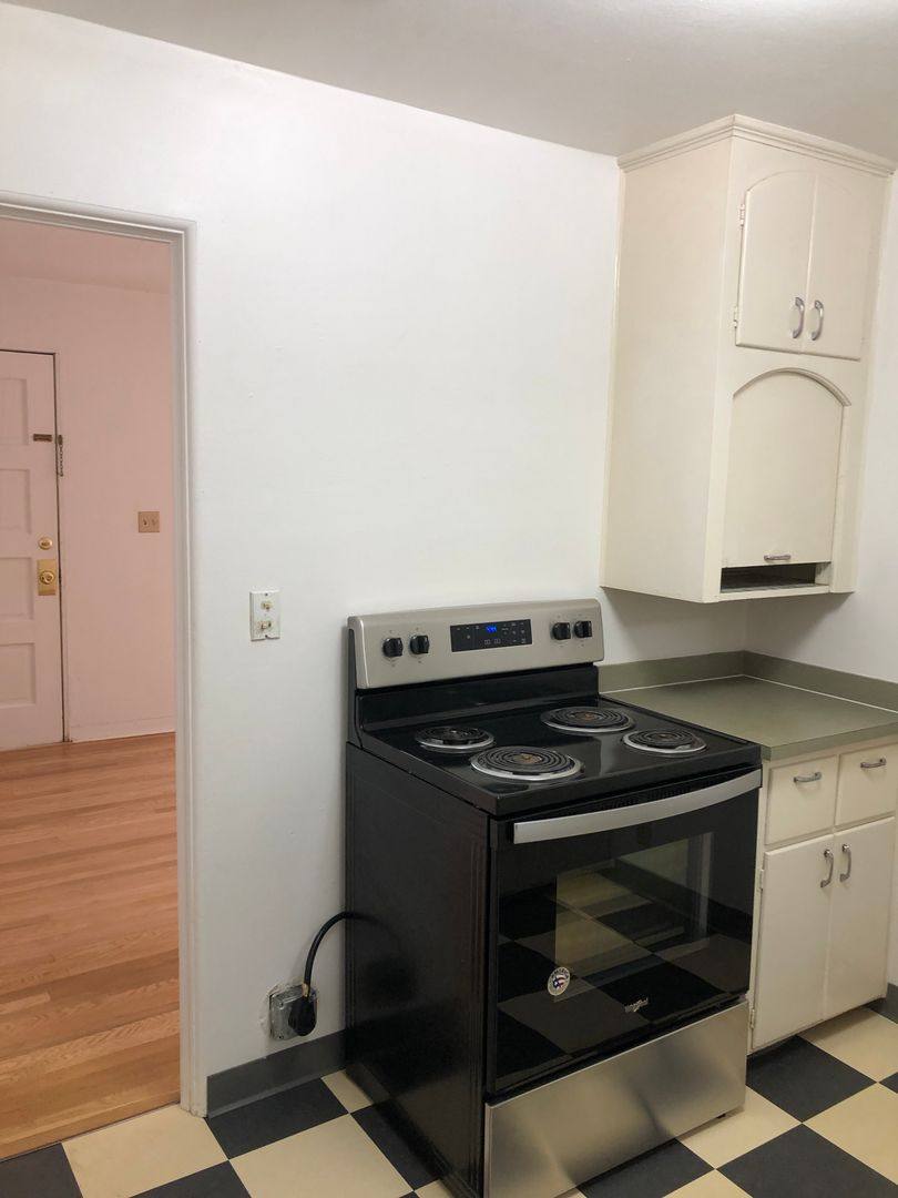Apartment for rent at 1860 Potter St, Eugene, OR 97403