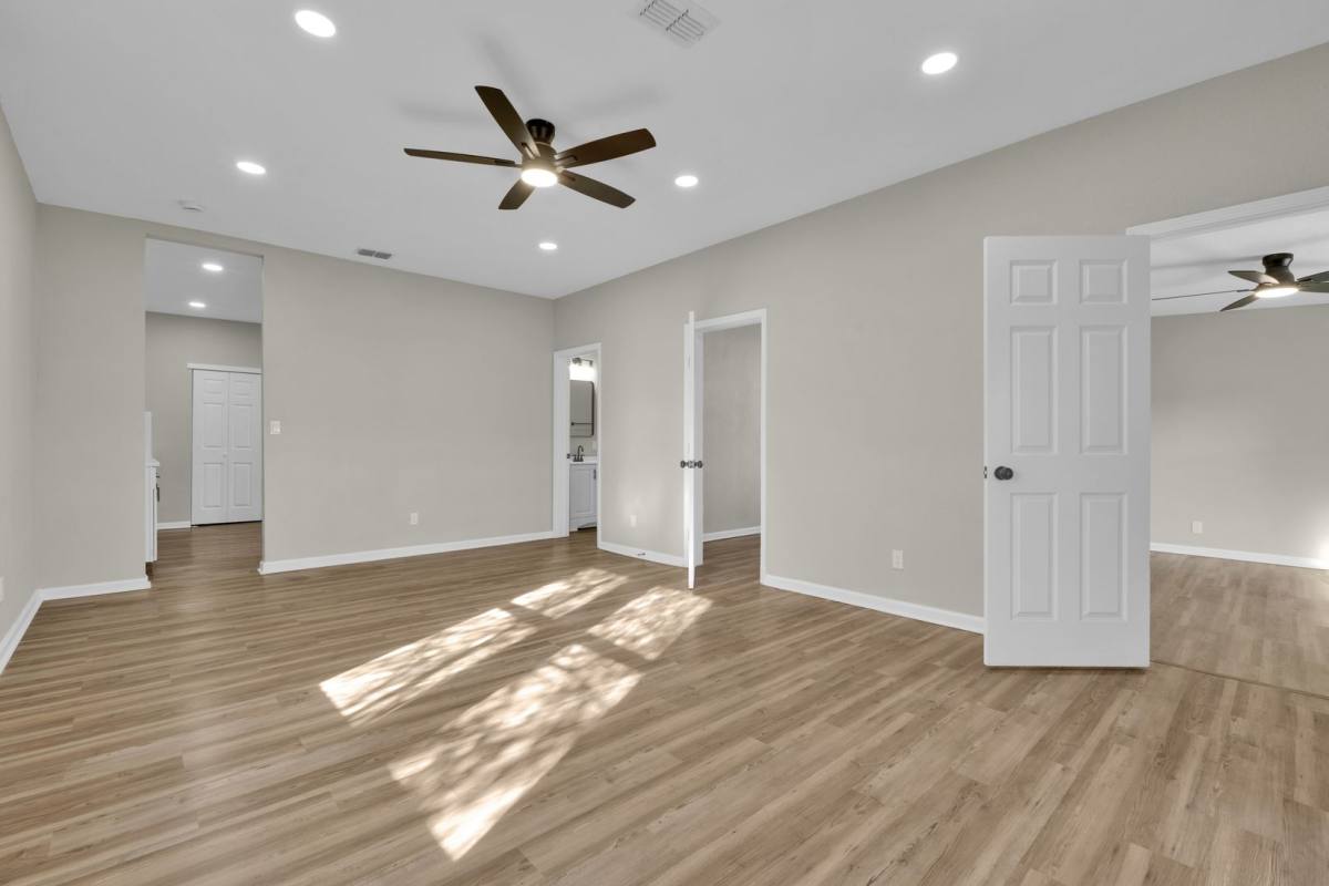 House for rent at 439 W Lubbock St, San Antonio, TX 78204