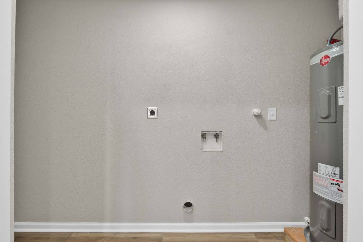 House for rent at 439 W Lubbock St, San Antonio, TX 78204