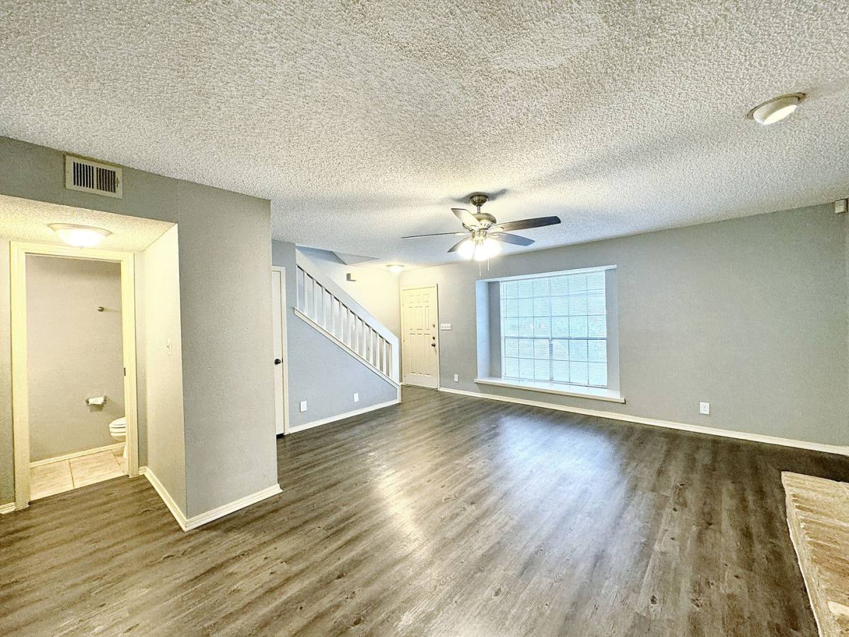 Townhouse for rent at 1514 Vista Norte, San Antonio, TX 78213