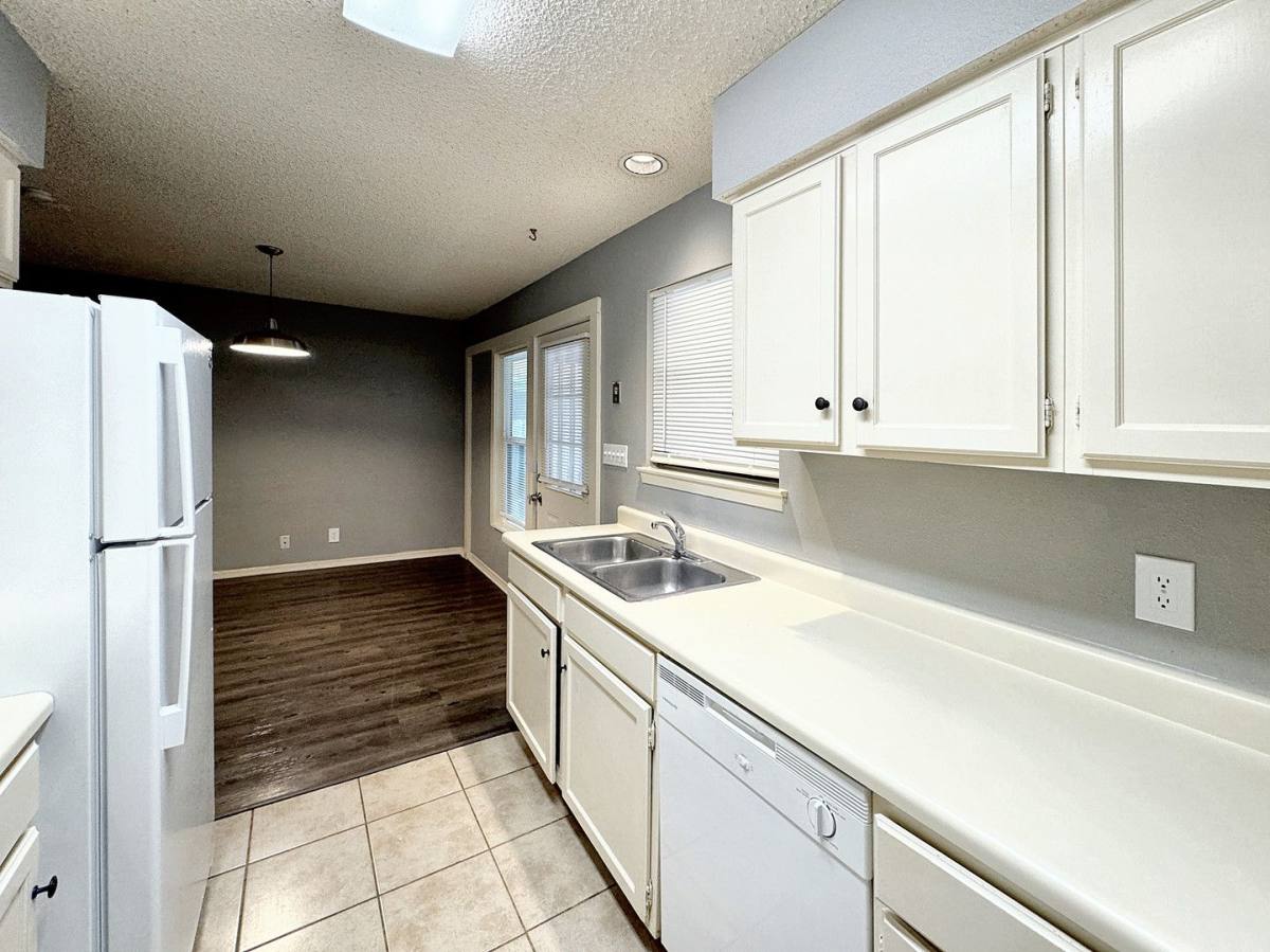 Townhouse for rent at 1514 Vista Norte, San Antonio, TX 78213