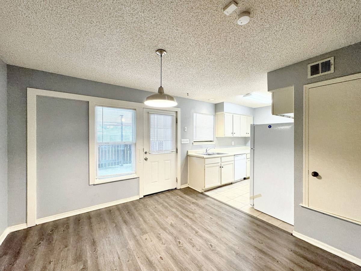 Townhouse for rent at 1514 Vista Norte, San Antonio, TX 78213