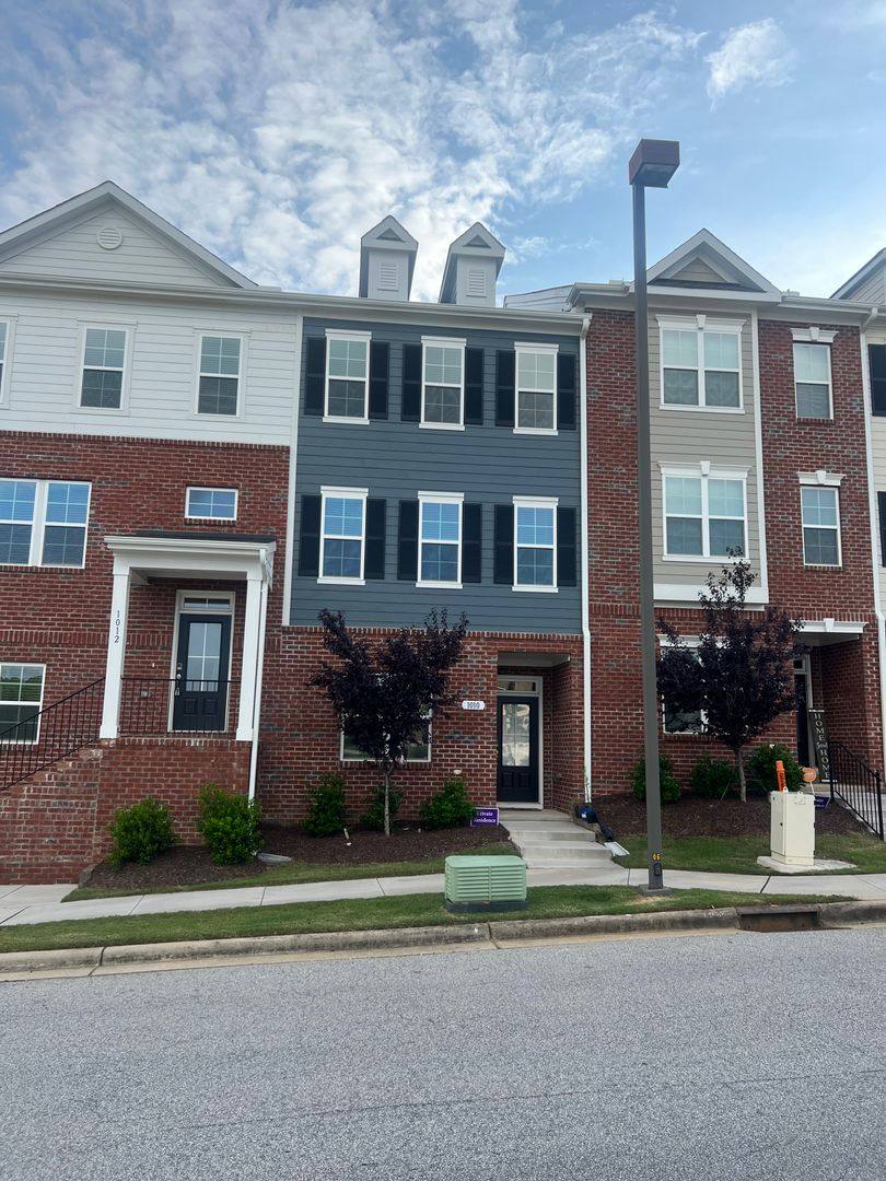 Townhouse for rent at 1010 Gateway Commons Circle, Wake Forest, NC 27587