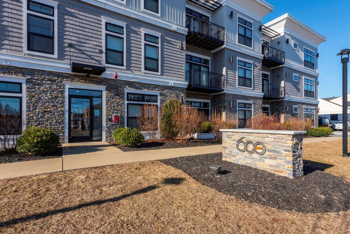 Apartment for rent at 598 N Ave, Wakefield, MA 01880