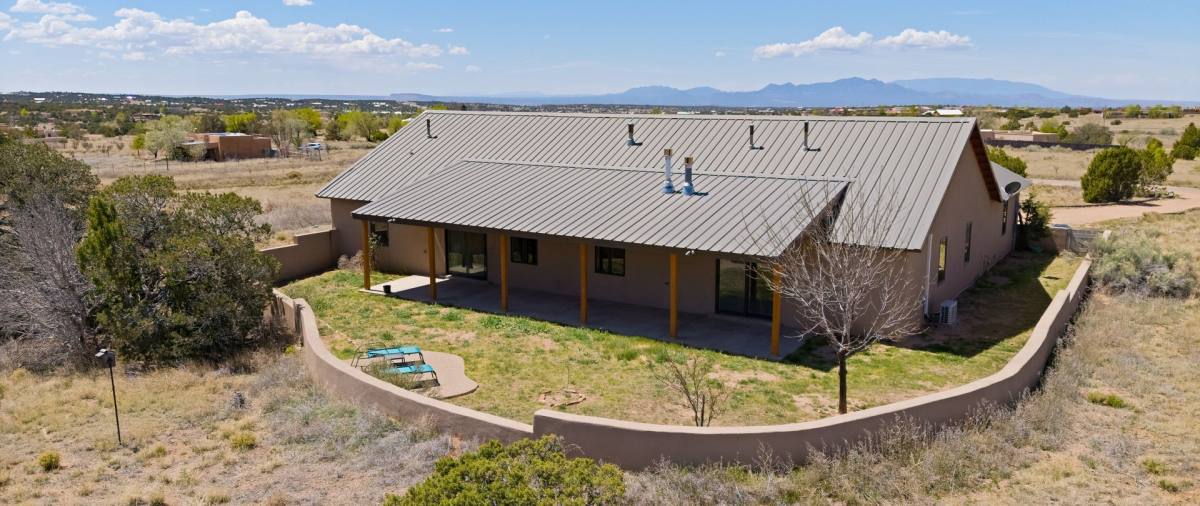 House for rent at 4 Alma Court, Santa Fe, NM 87508