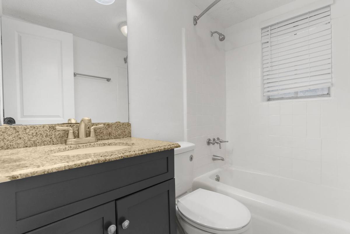 Townhouse for rent at 1608-1620 14th Ave S, Birmingham, AL 35205