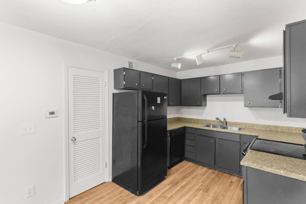 Townhouse for rent at 1608-1620 14th Ave S, Birmingham, AL 35205