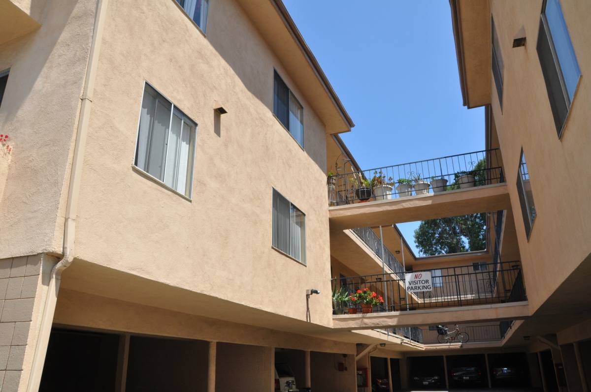 Apartment for rent at 4935 W 120th St, Hawthorne, CA 90250