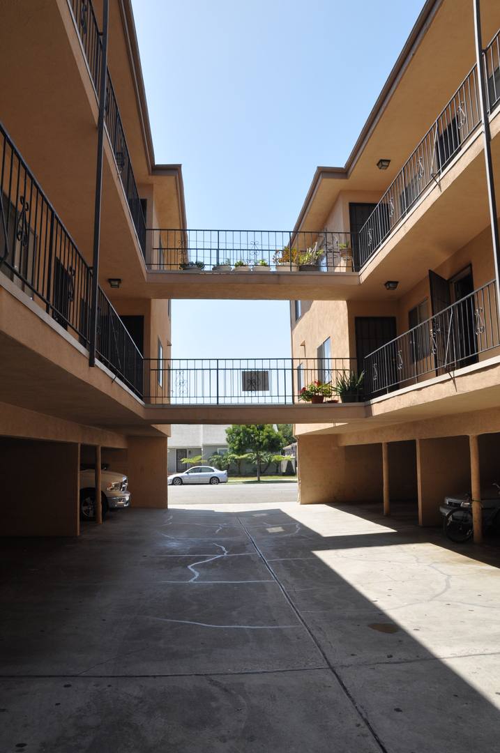 Apartment for rent at 4935 W 120th St, Hawthorne, CA 90250